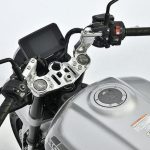 【新產品】OVER Racing「CB1000F（2026年式）運動騎乘把手套件」！0度傾斜×夾角22至28度無段可調×鑰匙鎖芯外蓋切削加工×銀色/黑色