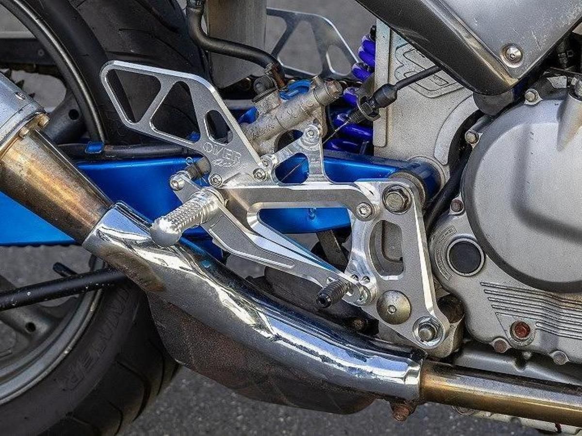 OVER Racing推出Goose250/350专用“4段可调后移脚踏”！迎接35周年以高刚性设计再进化