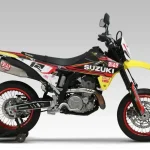 【新產品】YOSHIMURA「DR-Z4S/4SM用彩繪貼紙套組」9月中旬交貨！Type-1/Type-2×4色×無氣泡材質