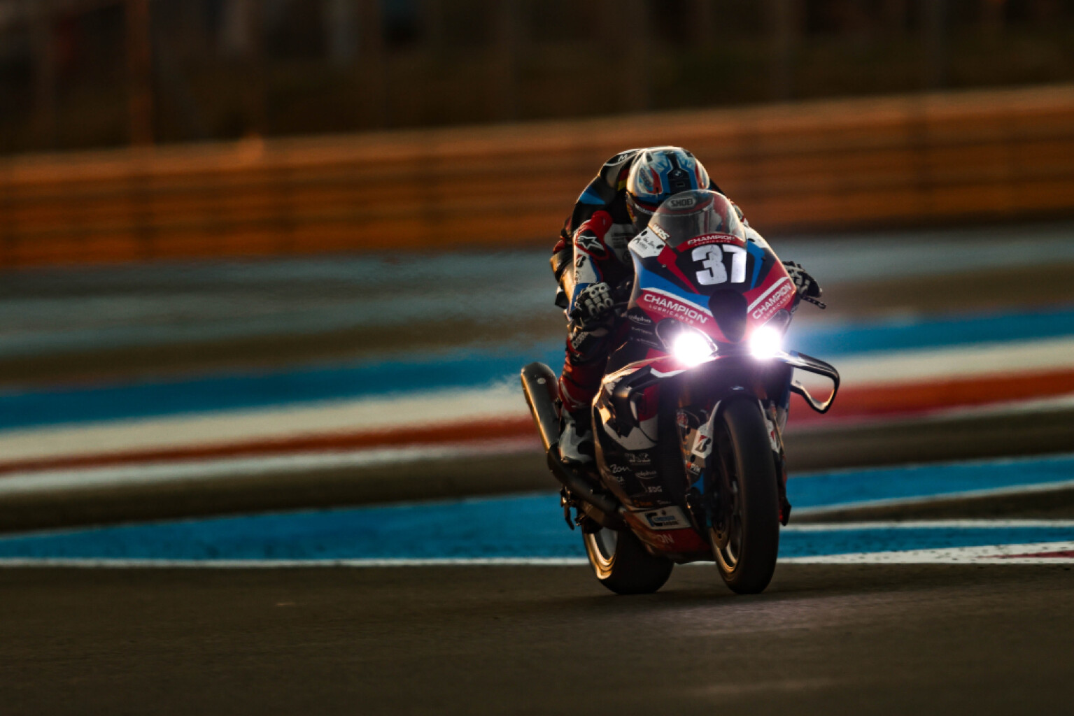 【Bol d’Or 2026 第8小时积分】BMW WE #37夺10分×与YART积分差缩至11分×YART驻车架未拆失误×#76 BMW起火退赛