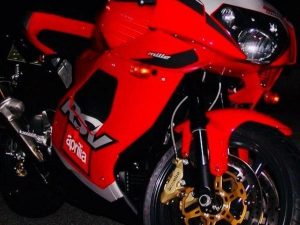Aprilia“RSV mille（1000cc）”车主评价｜Ducati 996比较后购入×长途旅行适合×离合器沉重/电系脆弱缺点×自行整备前提【Webike爱车精选】
