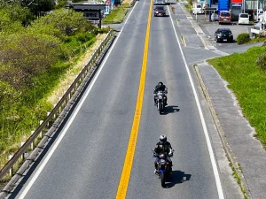 【日本騎車豆知識】黃線白線大不同!日本中央線顏色與實線虛線超車規則一次搞懂