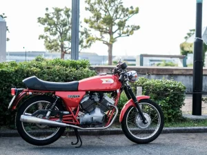 Moto Morini「250 2C（約1980年）」稀有義式V型雙缸！手冊零件資訊全無依然想騎×Dell’Orto化油器換裝×鋼絲輪框古典改裝