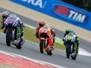 【MotoGP聖馬利諾GP】Misano經典賽事免費公開！Rossi vs Lorenzo 2016衝突×Márquez逆轉×Bagnaia 0.034秒險勝6場回顧