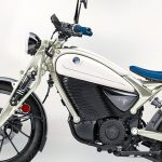 【海外新車】Royal Enfield「Flying Flea C6」電動摩托車歐洲發表！鍛造Garter Fork×104km續航×快充60分鐘×三色可選