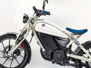 【海外新車】Royal Enfield「Flying Flea C6」電動摩托車歐洲發表！鍛造Garter Fork×104km續航×快充60分鐘×三色可選