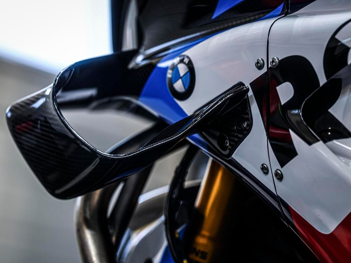 【WorldSBK】BMW 2027年迎Brad Binder加入！2026赛季Oliveira肩部骨折×Petrucci多处骨折苦战×重组技术团队