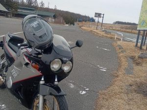 Yamaha「FZR250（250cc）」車主評價｜1986年傳奇四缸×8000rpm起飛加速×過彎驚豔×低轉速無力缺點【Webike愛車精選】