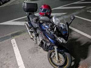 Suzuki「Bandit 1200S（1200cc）」車主評價｜雙載長途好夥伴×軸距短U型迴轉輕鬆×後座乘客也舒適×引擎聲像挖土機與高溫缺點【Webike愛車精選】