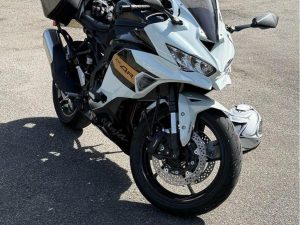 Kawasaki「Ninja ZX-4R（399cc）」車主評價｜稍前傾也容易騎乘×操控性能無可挑剔×外觀很棒×行駛中無法切入空檔缺點【Webike愛車精選】