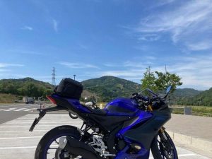 Yamaha「YZF-R15（155cc）」車主評價｜衝動購入×油耗50km/L×鋁合金後搖臂+循跡控制豪華配備×前傾姿勢缺點【Webike愛車精選】