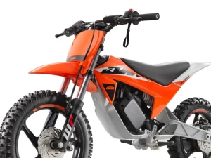 【海外新車】KTM「SX-E 2.12 2027年式」兒童電動越野車！前輪12吋化×座高提升66mm×輪轂馬達1.8kW