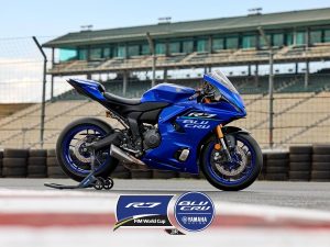 2027年FIM Yamaha BLU CRU World Cup改用R7｜全程参赛套件29,000欧元（约台币106万3千元／港币25万5千元）×共6站12场赛程公布×首位日本冠军高平理智