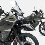 【海外新車】2027 Kawasaki KLR650美國發表｜新增DF ABS粗獷版×低座高KLR650 S×ADVENTURE ABS車型陣容