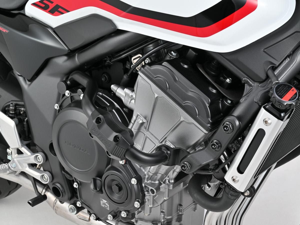 【新製品】Daytona管狀引擎保桿 上部｜CB400SF／CBR400R FOUR E-Clutch對應×低速倒車降低夾腳風險×可裝霧燈與運動攝影機