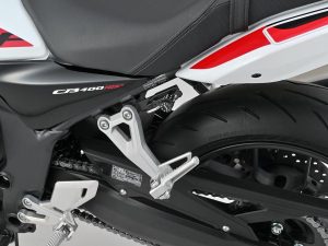 【新製品】Daytona「密碼式安全帽鎖」登場｜Honda CB400 SUPER FOUR E-Clutch（’26）專用×雙轉盤密碼鎖×免攜帶鑰匙