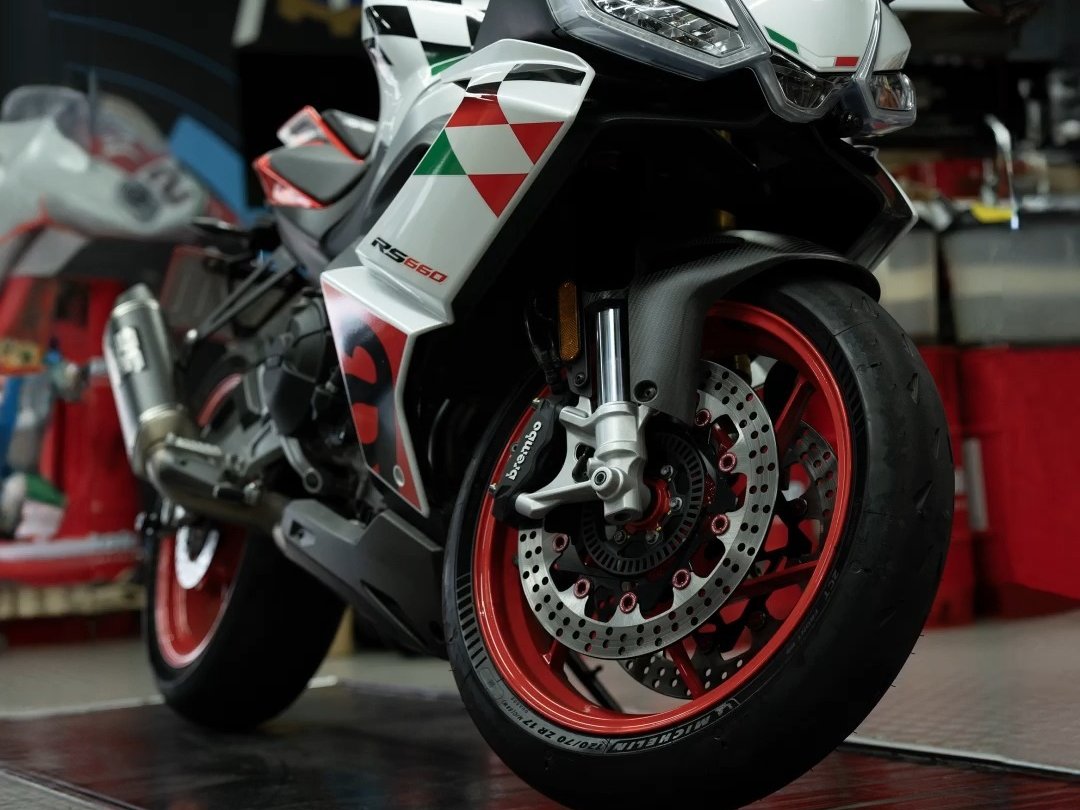 FAR Brake SA-CLASSIC 前碟盤 320mm 安裝於 Aprilia RS 660