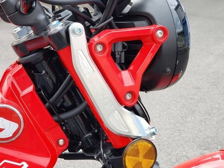 OUTEX 前叉穩定器 安裝於車上
