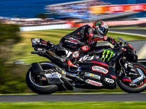 【MotoGP】Bezzecchi澳洲GP練習賽最速1分26秒775｜野生沙袋鼠闖入×摔車後仍登頂×Aprilia 4輛佔前五名