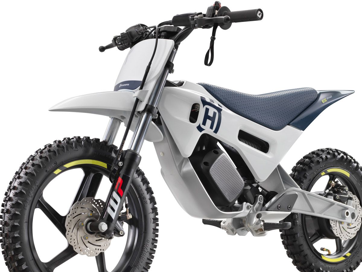 【海外新车】Husqvarna“EE 2.12 2027年式”儿童电动越野车！前轮12吋×座高2段调整×轮毂马达1.8kW×3种骑乘模式