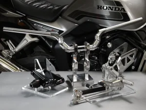 AELLA首度為Honda CB1000F推出專用零件｜腳踏後移套件×鋁合金切削可調式把手×換檔桿支架×防倒球