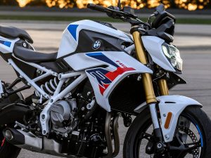 【新車】BMW「F 450 R」全球首發！420cc並列雙缸×48hp×175kg×KYB倒叉×Brembo×6.5吋TFT×德國6,490歐元起