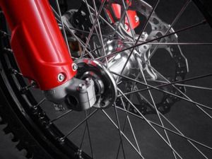 【Ducati】扩大与Galfer合作！Desmo450 MX/250 MX/450 EDS/450 SM越野车系全采用Galfer煞车碟盘