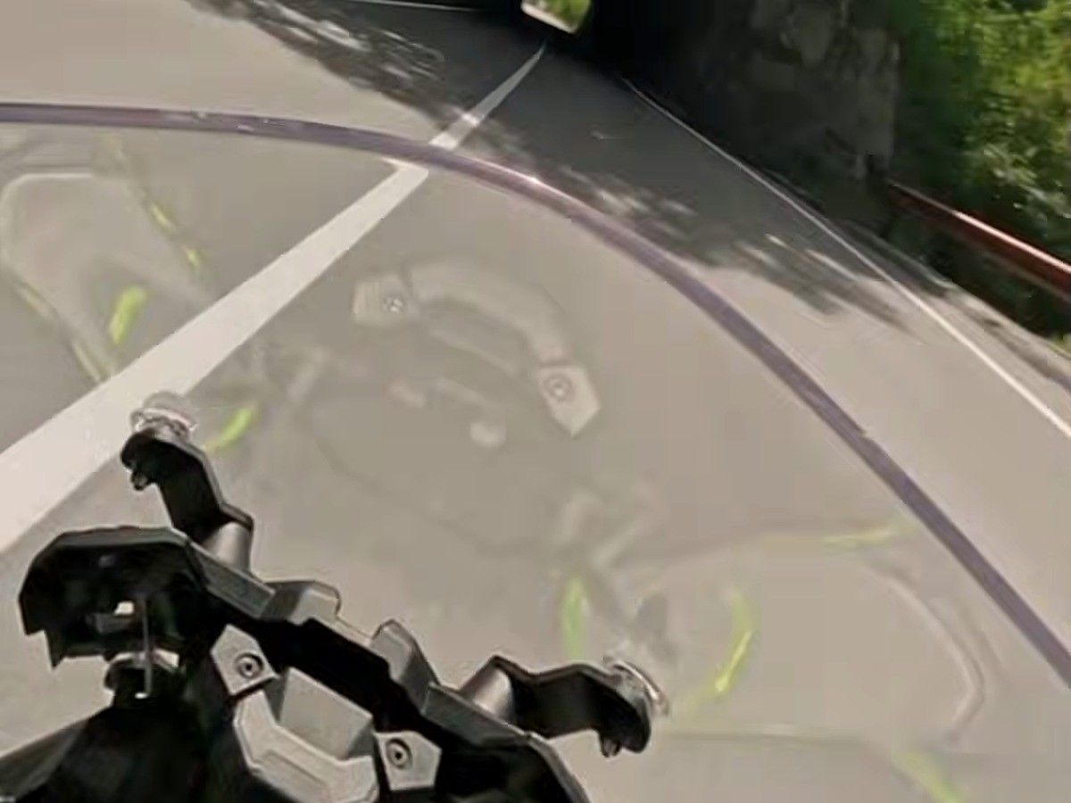 【速报】Kawasaki新车预告“Destination: Adrenaline”!四缸引擎声浪×大型风镜×冒险跨界构成דVERSYS 900”登场在即?