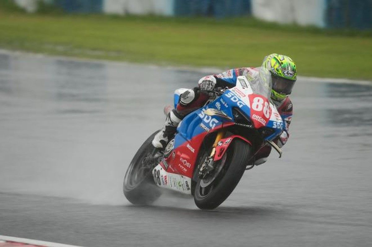 【全日本公路賽第6站 岡山】水野涼SDG DUCATI雨中第三登台！排位賽兩度摔車仍頭排×年度總冠軍最終戰鈴鹿決定