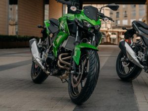 【海外新車】Kawasaki新型Z300印度發表×Ninja 300為基礎296cc並列雙缸×三眼LED頭燈Z系列面貌×40PS×裝備重量175kg×32萬4000盧比（約台幣13萬5千元／約港幣3萬元）