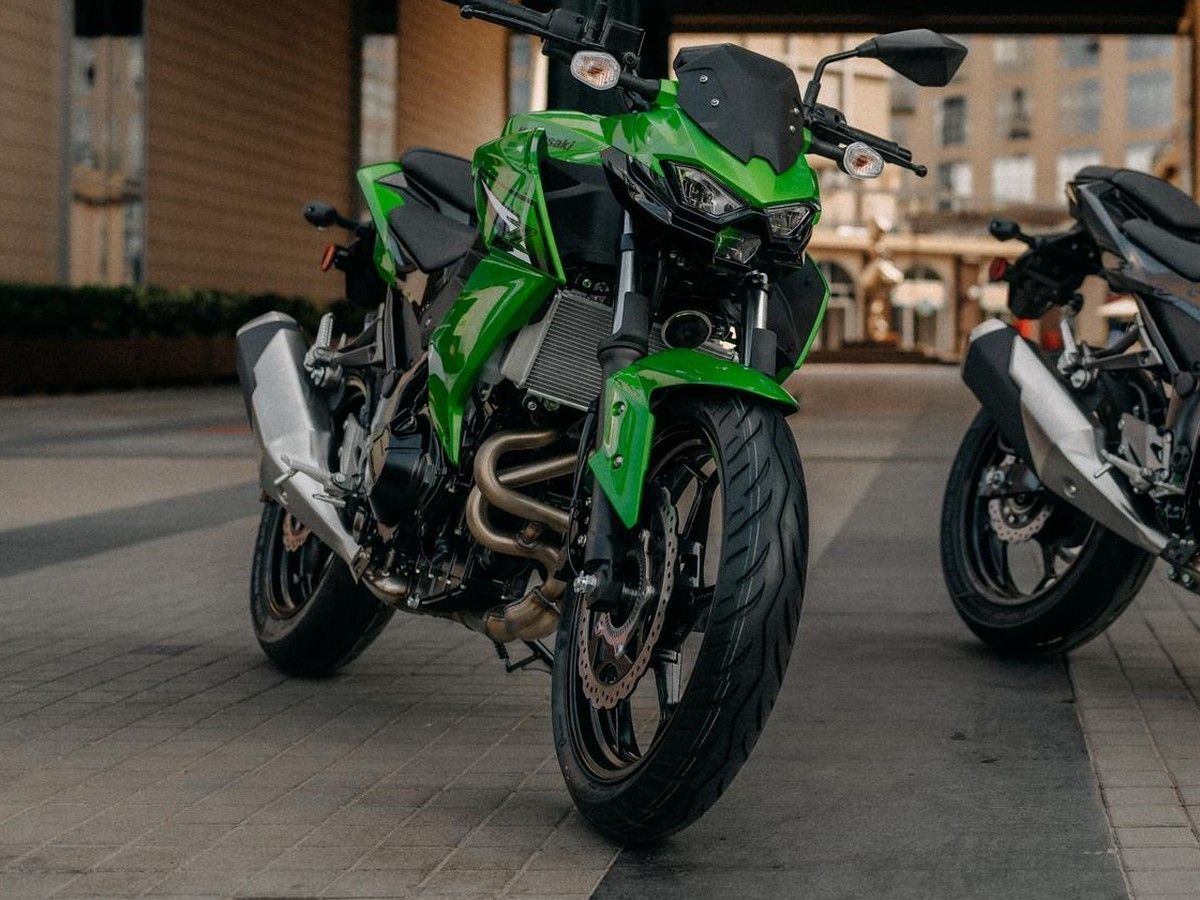 【海外新车】Kawasaki新型Z300印度发表×Ninja 300为基础296cc并列双缸×三眼LED头灯Z系列面貌×40PS×装备重量175kg×32万4000卢比（约台币13万5千元／约港币3万元）