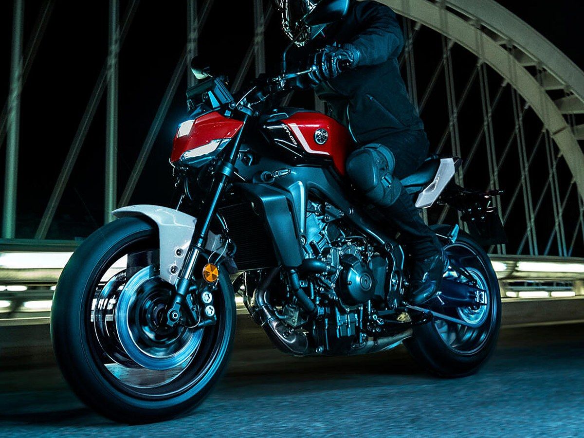 【海外新车】Yamaha“MT-09”2027年式欧洲登场｜新色Redline红色油箱×MT-09 SP银色涂装更新×MT-07／MT-03／MT-125同步新增