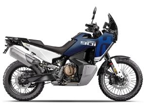 【EICMA 2026】Husqvarna「Norden 901」2027年式金屬藍新色登場！889cc並列雙缸105PS×WP APEX可調式懸吊，北美售價15,349美元